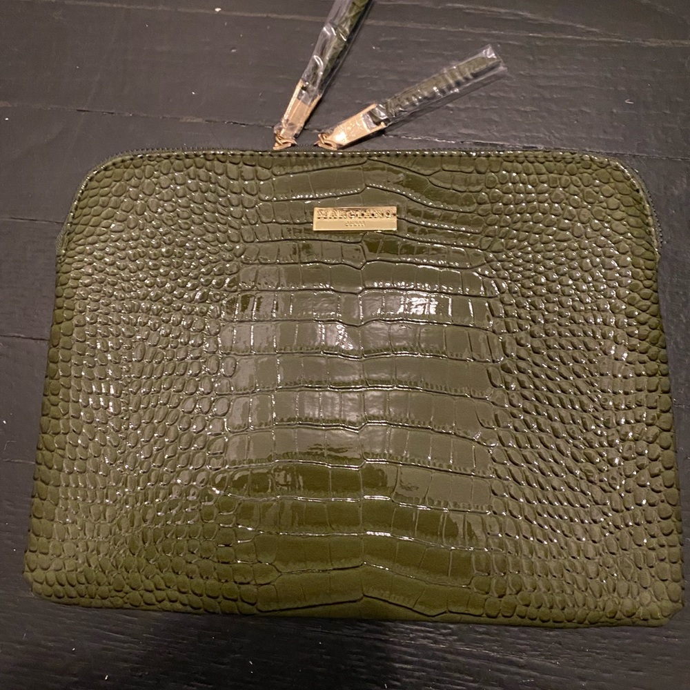 Marciano clutch